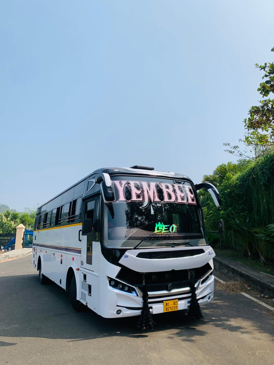 Yem Bee Leo luxury coach